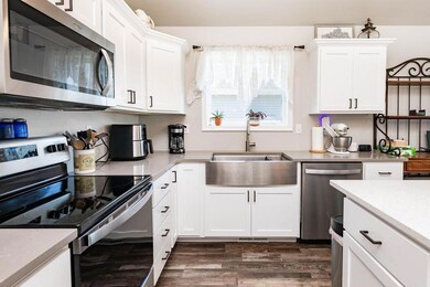 1211 Barnes Dr W, West Fargo, ND 58078 - photo 4