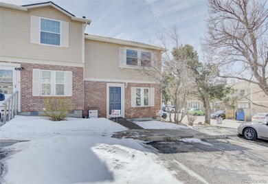 1514 S Ouray Cir unit C, Aurora, CO 80017 - photo 2