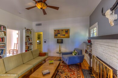 8 Living Room photo b