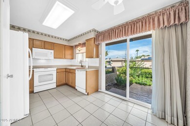 10821 W Mission Ln unit 192, Sun City, AZ 85351 - photo 7