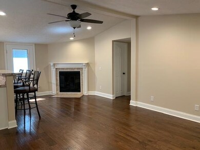 213 Webb St, Warner Robins, GA 31093 - photo 2