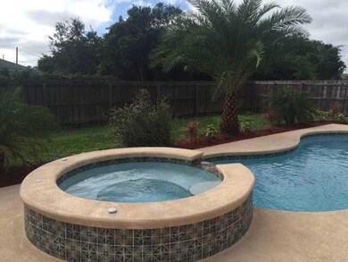Swimming Pool/Hot Tub/Sauna.