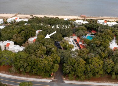 Villa located between two cross overs