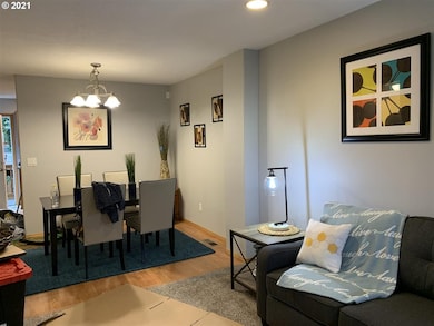 14711 NE Couch St, Portland, OR 97230 - photo 4