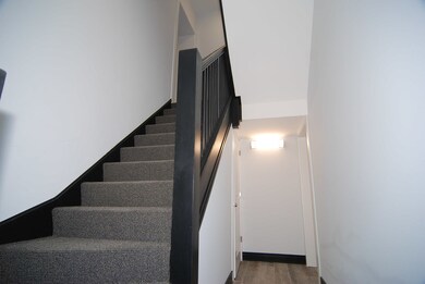 6134 N Washtenaw Ave unit 3R, Chicago, IL 60659 - photo 2