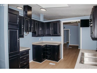 338 Archie St, Eugene, OR 97402 - photo 2