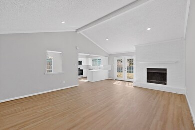 733 Woodcrest Dr, Grand Prairie, TX 75052 - photo 7