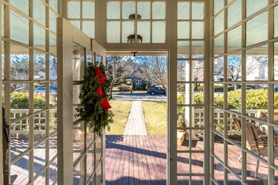 131 Maple St, West Roxbury, MA 02132 - photo 5