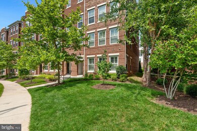 3002 Rittenhouse Cir unit 25, Fairfax, VA 22031 - photo 2