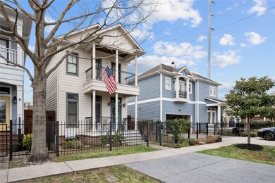 737 Ashland St, Houston, TX 77007 - photo 3