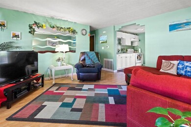 04-Living Area