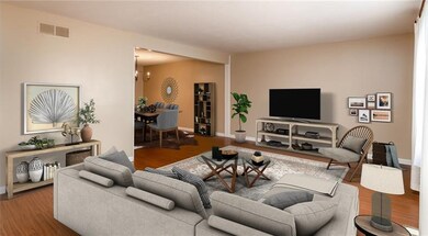 Large family room with plenty of room for entertai