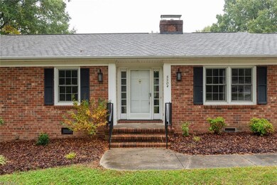 5504 Fallingbrooks Dr, Greensboro, NC 27407 - photo 4