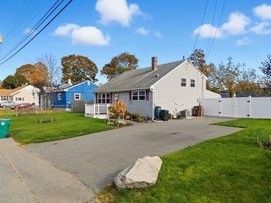 70 Pawtucket Dr, Lowell, MA 01854 - photo 5