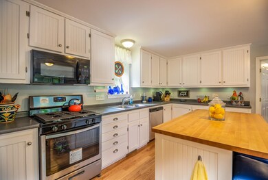 716 Berry River Rd, Barrington, NH 03825 - photo 3