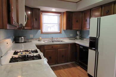 824 Hull Ave, Westchester, IL 60154 - photo 2