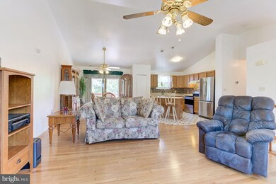 603 Cinnamon Tree Ct, Catonsville, MD 21228 - photo 4