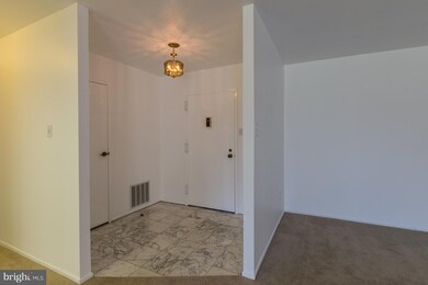 Treebrooke unit 208, Oakton, VA 22124 - photo 7