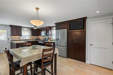 671 Benefit St, Pawtucket, RI 02861 - photo 6