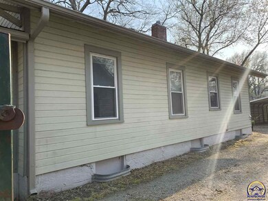 515 Spruce St, Rossville, KS 66533 - photo 3