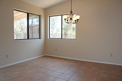 Breakfast / Dining Area