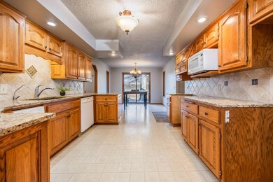 3211 Southern Ave, Parsons, KS 67357 - photo 7