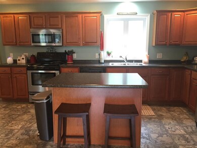 510 Ashley Dr, Pembroke, NH 03275 - photo 2