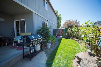 3077 SW Deschutes Ave, Redmond, OR 97756 - photo 5