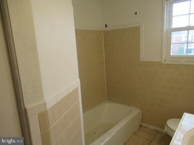 1164 Foxwood Ln, Essex, MD 21221 - photo 7