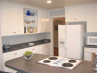 Kitchen - Abundant of storage