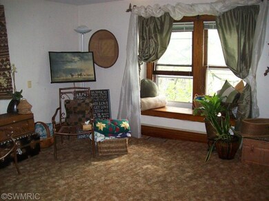 124 W Maple St, Wayland, MI 49348 - photo 3