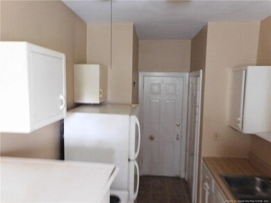 100 Bradford Ave unit 10, Fayetteville, NC 28301 - photo 3