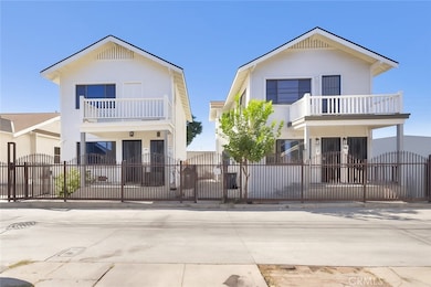 529 W 10th St, Long Beach, CA 90813 - photo 4