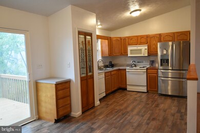 501 Tulip Poplar Dr, Linden, VA 22642 - photo 4