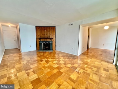 8663 Greenbelt Rd unit 201, Greenbelt, MD 20770 - photo 6