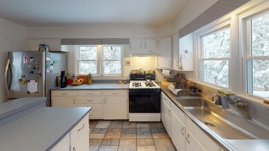 9 Hilltop Dr, Plymouth, NH 03264 - photo 3