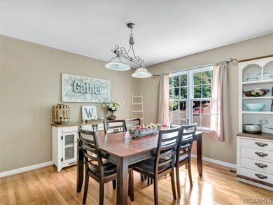 Bright & Sunny Dining Room