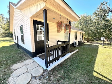 971 Freddie Whiddon Rd, Webb, AL 36376 - photo 2