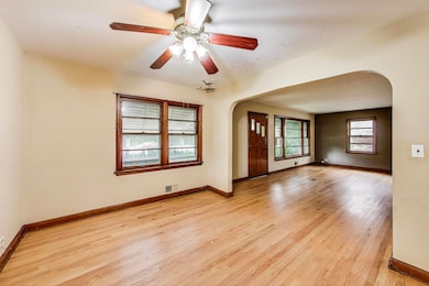 7232 W Oakton St, Niles, IL 60714 - photo 6