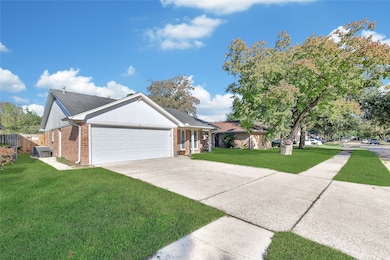 6234 Leaf Arbor Dr, Houston, TX 77092 - photo 3