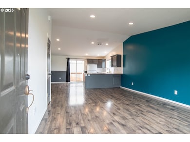 906 N Railroad Ave, Ridgefield, WA 98642 - photo 6