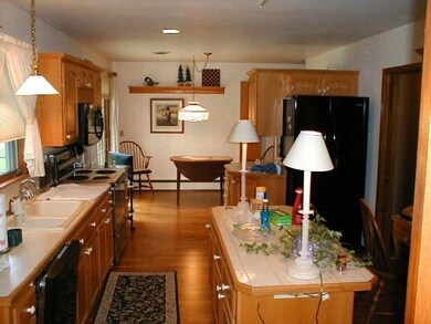 750 4th St SW kit 1