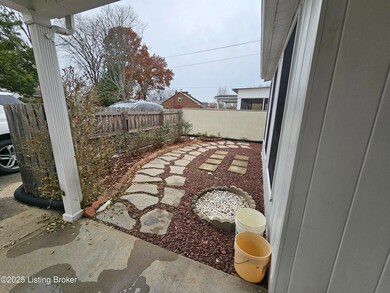 102 Regency Ct unit B3, Campbellsville, KY 42718 - photo 7