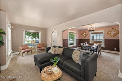 08-2328 E Diamond Ave-008