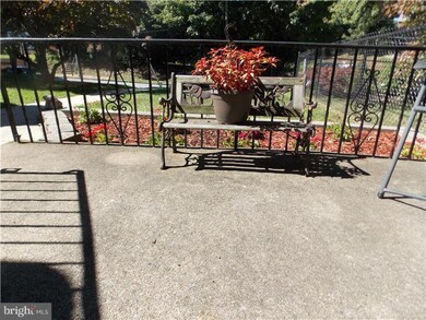 363 Westpark Ln, Clifton Heights, PA 19018 - photo 2