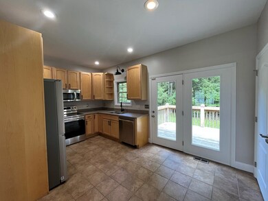 Eat-In Kitchen