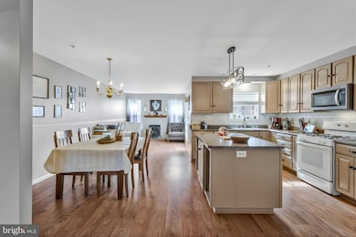 362 Cambridge Place, Prince Frederick, MD 20678 - photo 5