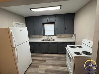 805 Watson St, Emporia, KS 66801 - photo 5