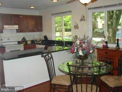 1457 Greenmont Ct, Reston, VA 20190 - photo 2