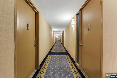 Horizon House unit 626, Fort Lee, NJ 07024 - photo 6